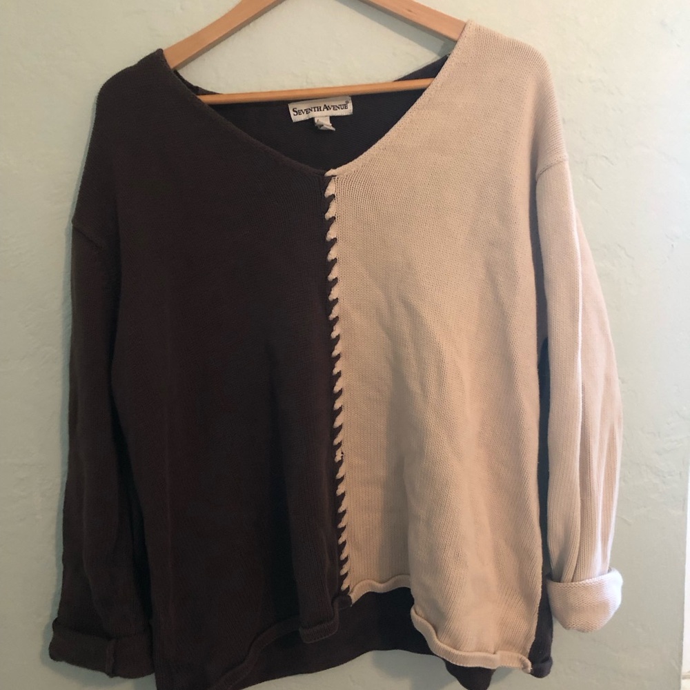 Super cute oversized block color sweater for Fall!